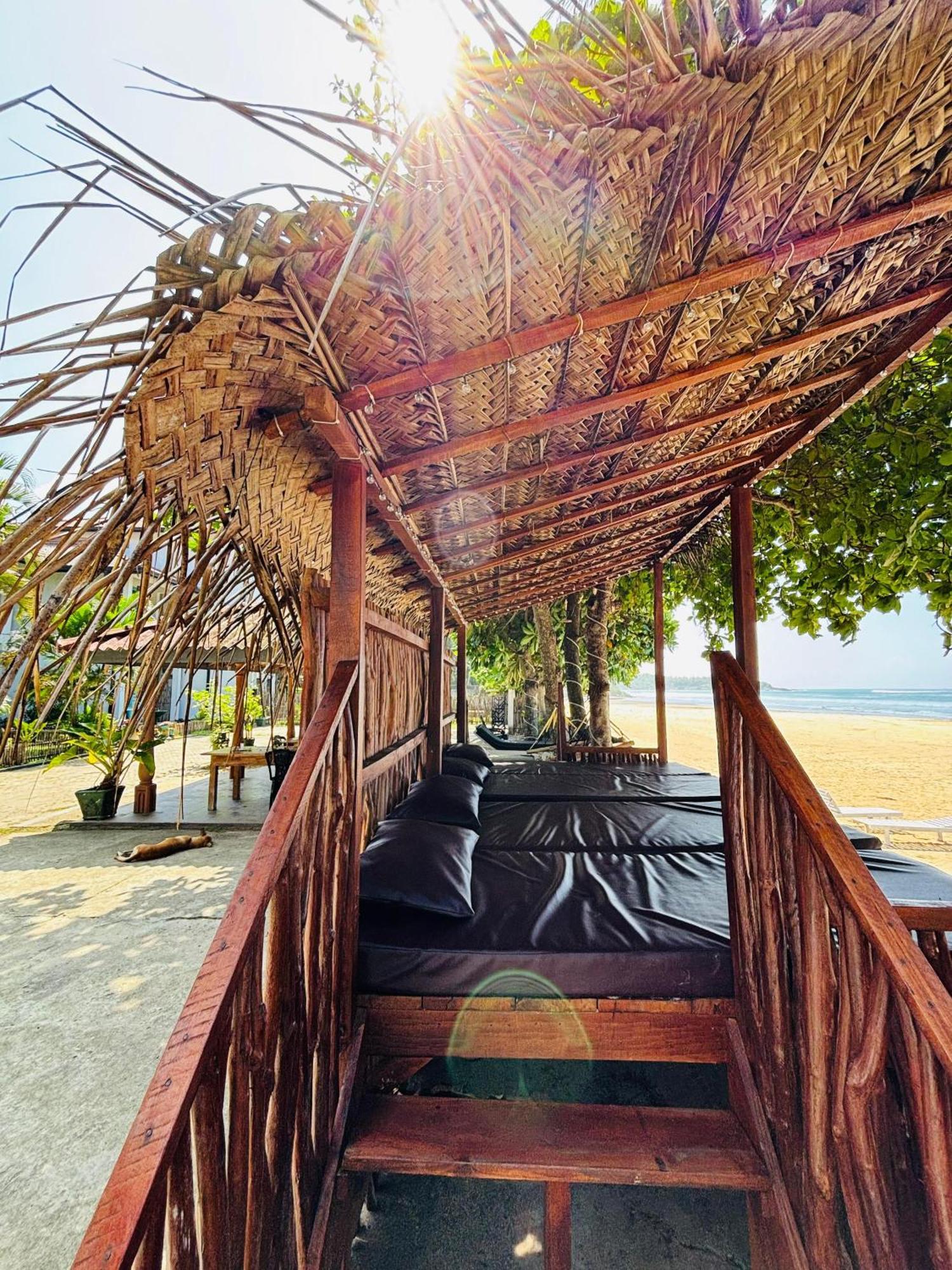 Balance Beach Resort 迪克韦勒 外观 照片